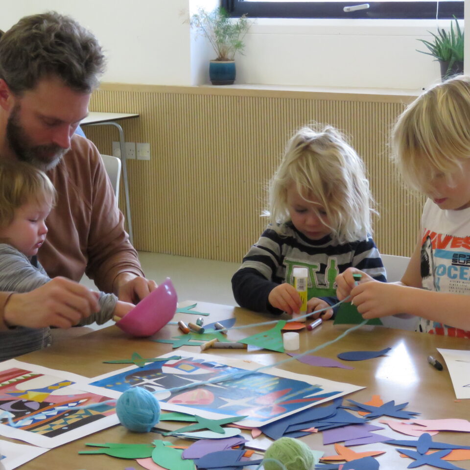 RAYS: toddlers’ art session hastings contemporary